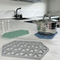 Krumble Pannenonderzetter – Hexagon lang – 14 x 24 cm – Blauw