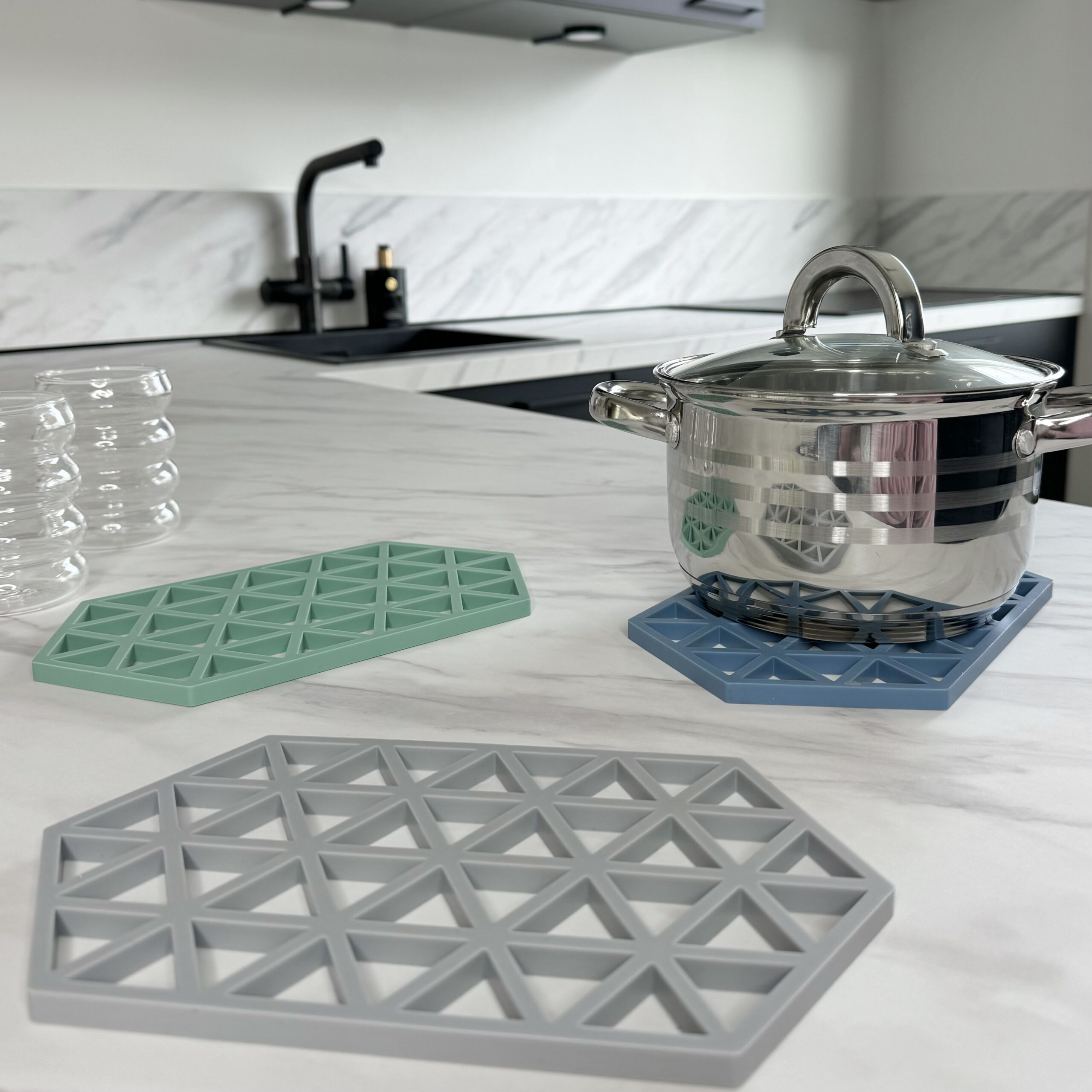 Krumble Pannenonderzetter – Hexagon lang – 14 x 24 cm – Blauw