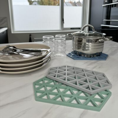 Krumble Pannenonderzetter – Hexagon lang – 14 x 24 cm – Blauw