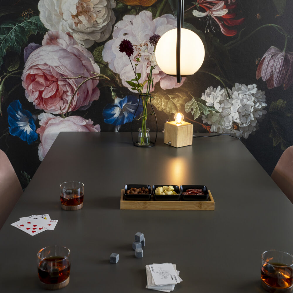 Aretica Whiskey glas – Houten onderzetter – 250 ml