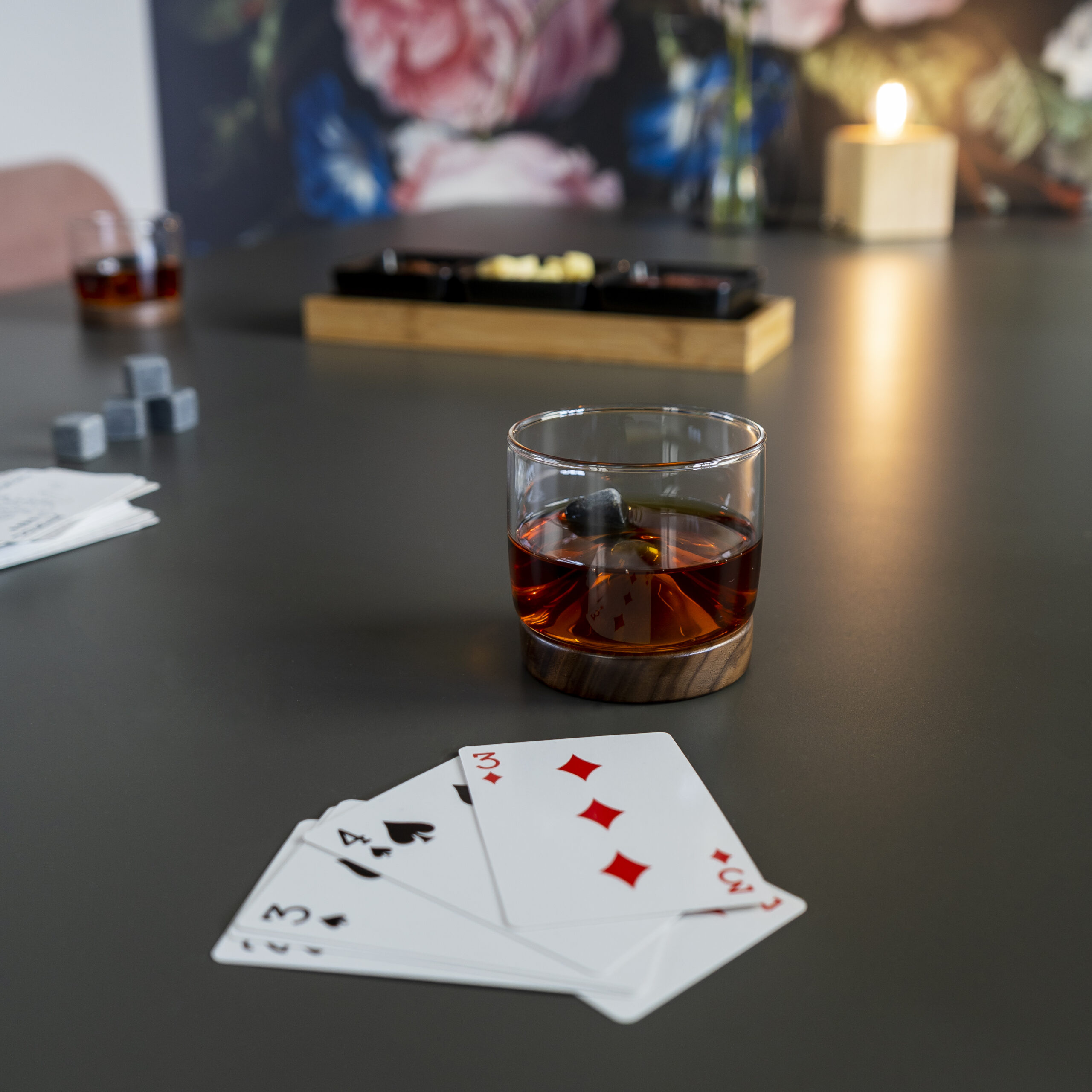 Aretica Whiskey glas – Houten onderzetter – 250 ml