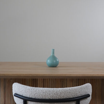 QUVIO Vaas bol met smalle hals – Keramiek – Lichtblauw