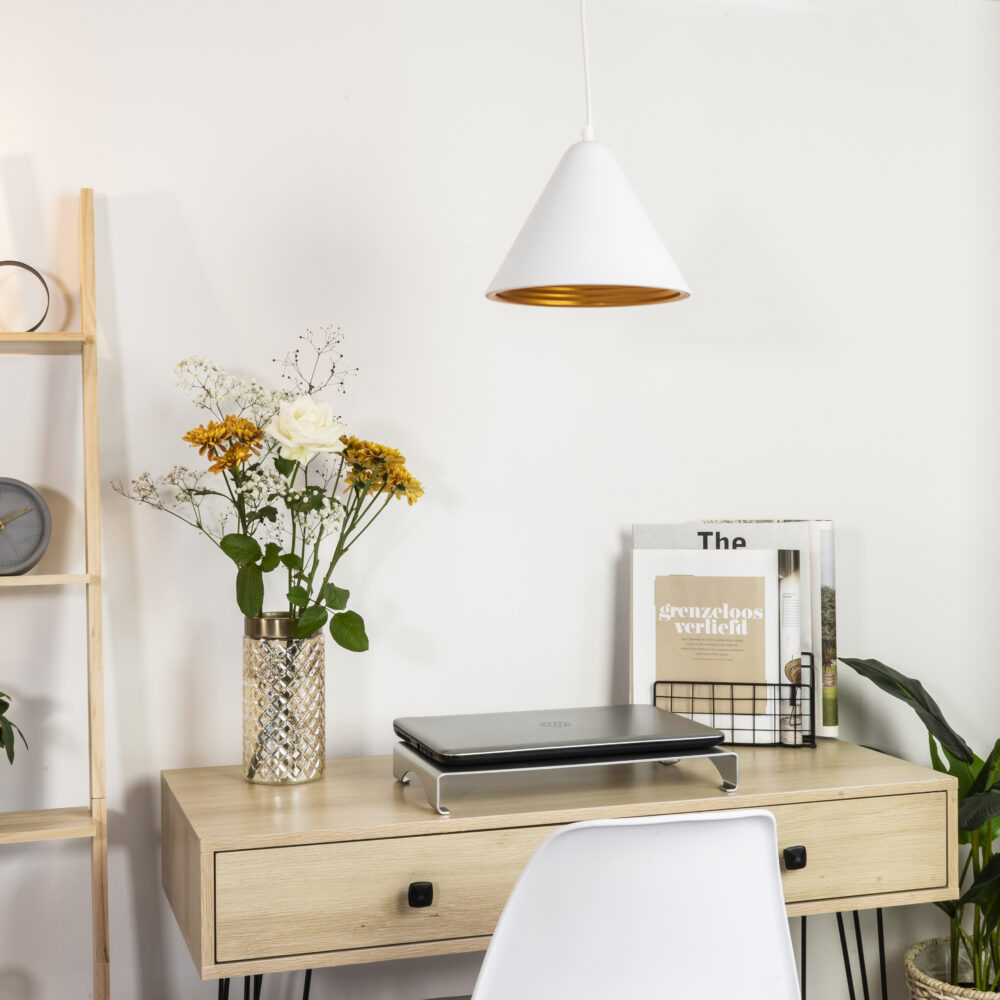 vaas met gouden rand