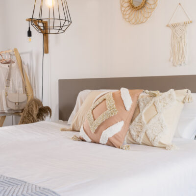 gevuld sierkussen met franjes