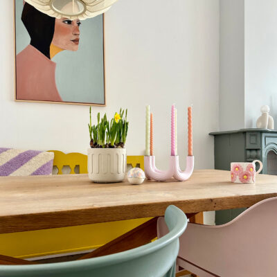 beige binnen bloempot van merk quvio met drips