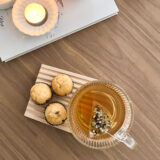 QUVIO Decoratieve beeld – Tray – Hout – Bruin
