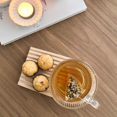 QUVIO Decoratieve beeld – Tray – Hout – Bruin
