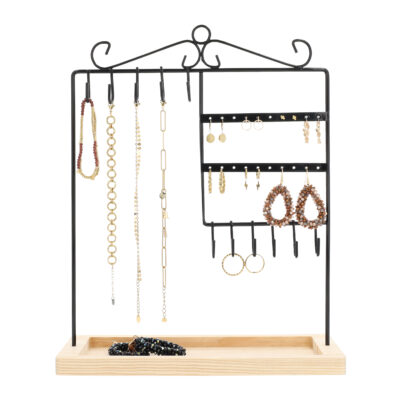 Sieradenrekje van metaal en hout