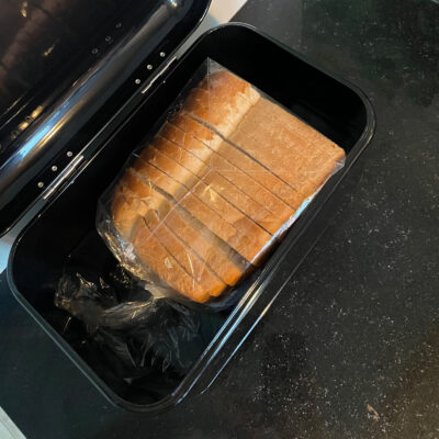 QUVIO Broodtrommel – Ijzer – Zwart