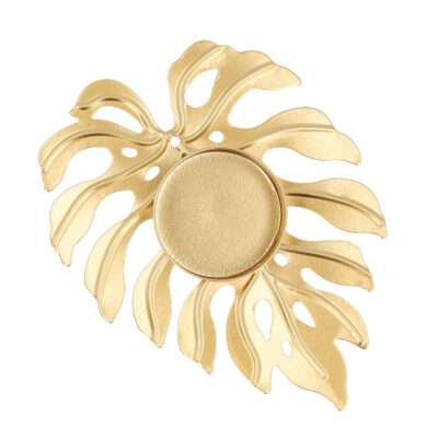 Gouden waxinelichthouders van metaal