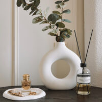 QUVIO Donutvaas – Rond – Keramiek – Gebroken wit – M