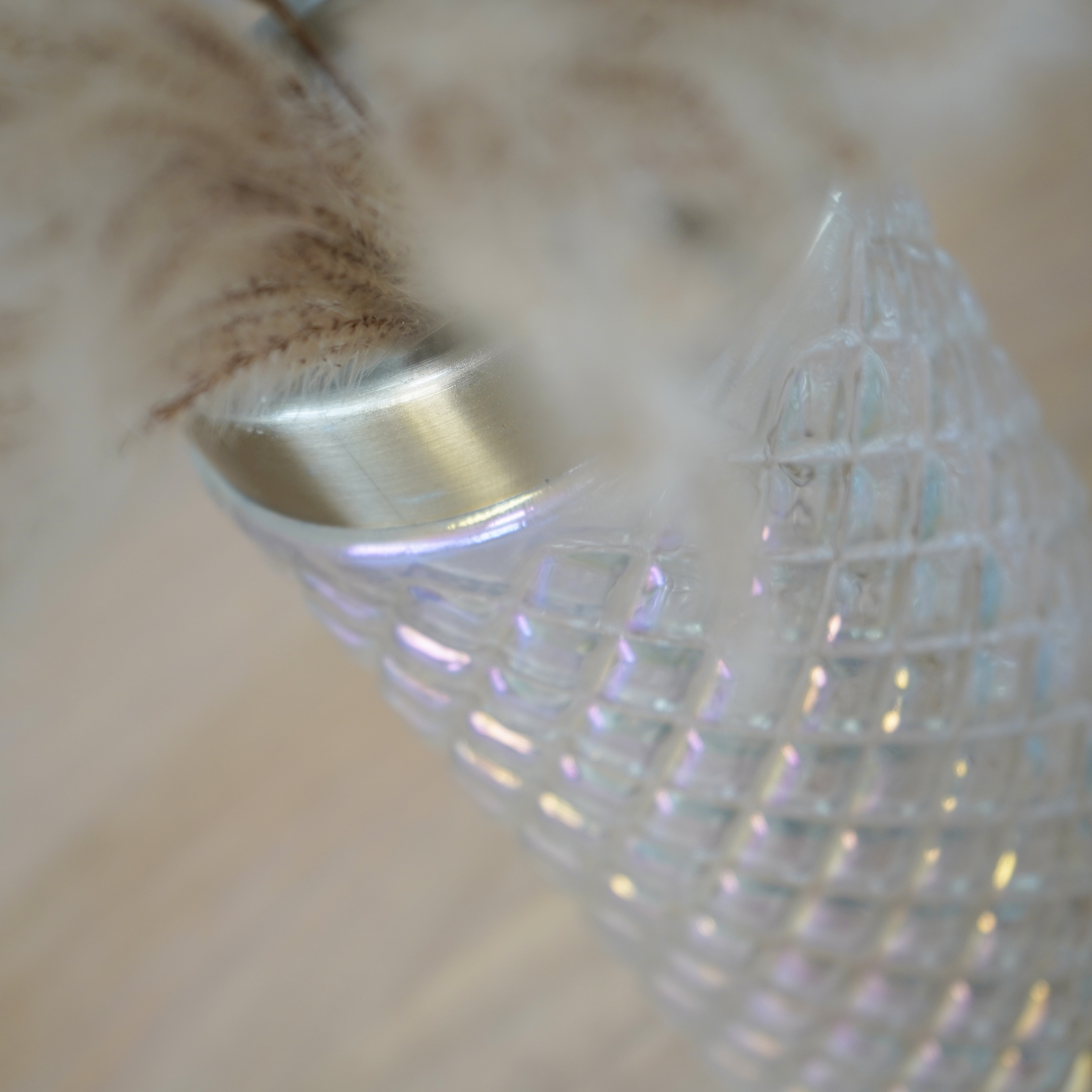 QUVIO Vaas met gouden rand – Transparant glas – 11 x 22 cm