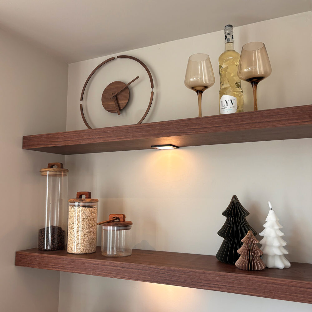 ronde-wandklok-japandi-bruin-hout