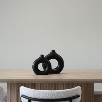 QUVIO Ronde donut vaas – Keramiek – 23 cm – Zwart