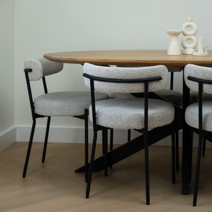 QUVIO Eettafel Sofia– Ovaal – 220×100 cm – Stalen kruispoot – FSC®-gecertificeerd mangohout – Naturel