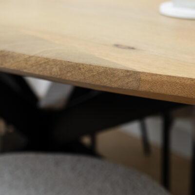 QUVIO Eettafel Sofia– Ovaal – 180×90 cm – Stalen kruispoot – FSC®-gecertificeerd mangohout – Naturel