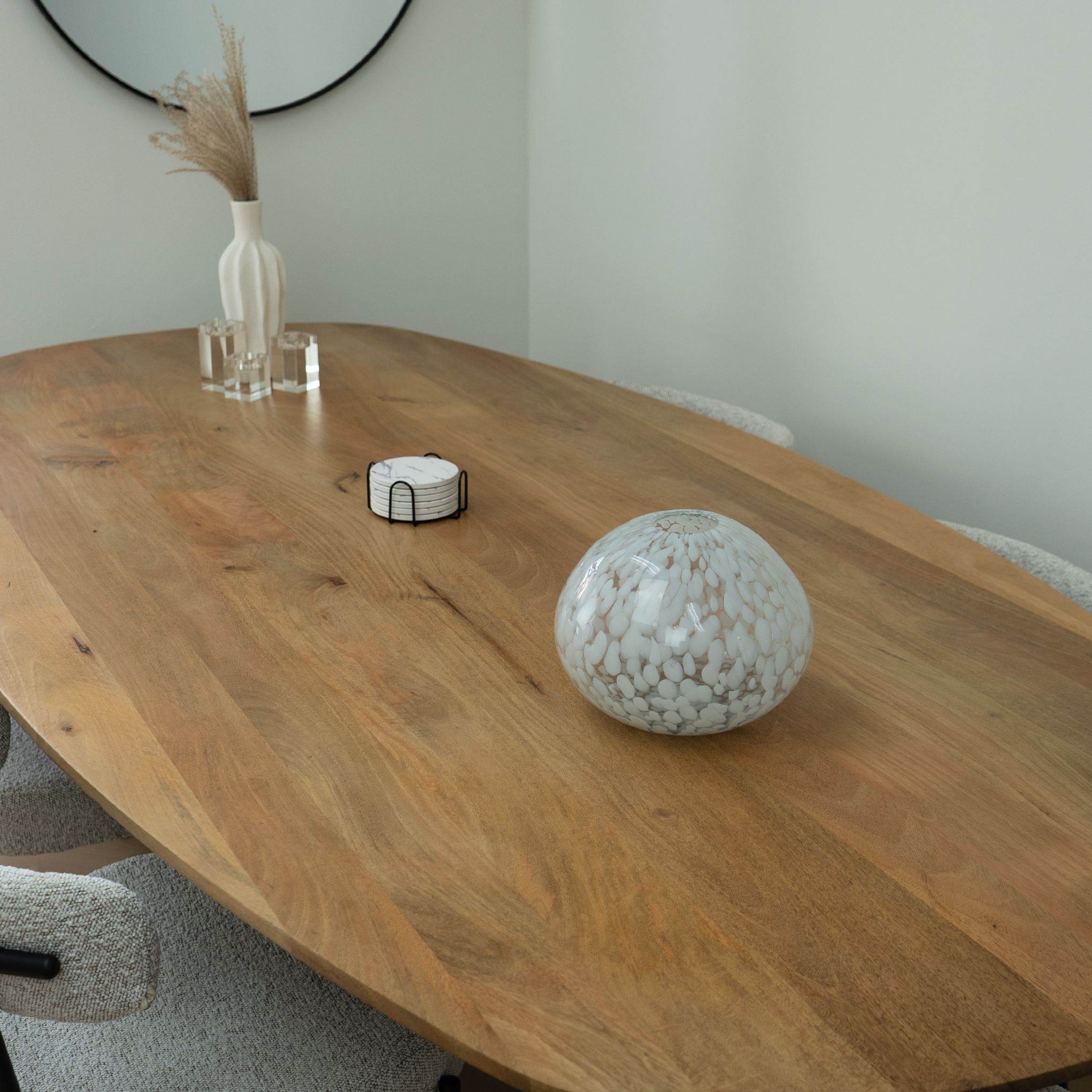 QUVIO Eettafel Sofia – Deens ovaal – 220×110 cm – Stalen kruispoot – FSC®-gecertificeerd mangohout – Naturel