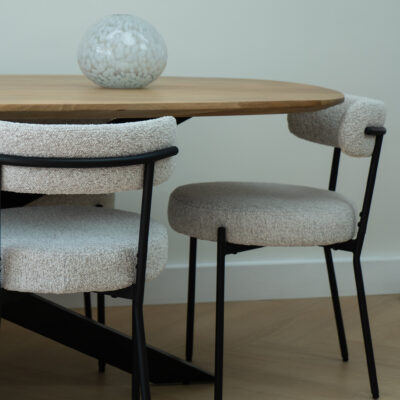 QUVIO Eettafel Sofia – Deens ovaal – 220×110 cm – Stalen kruispoot – FSC®-gecertificeerd mangohout – Naturel