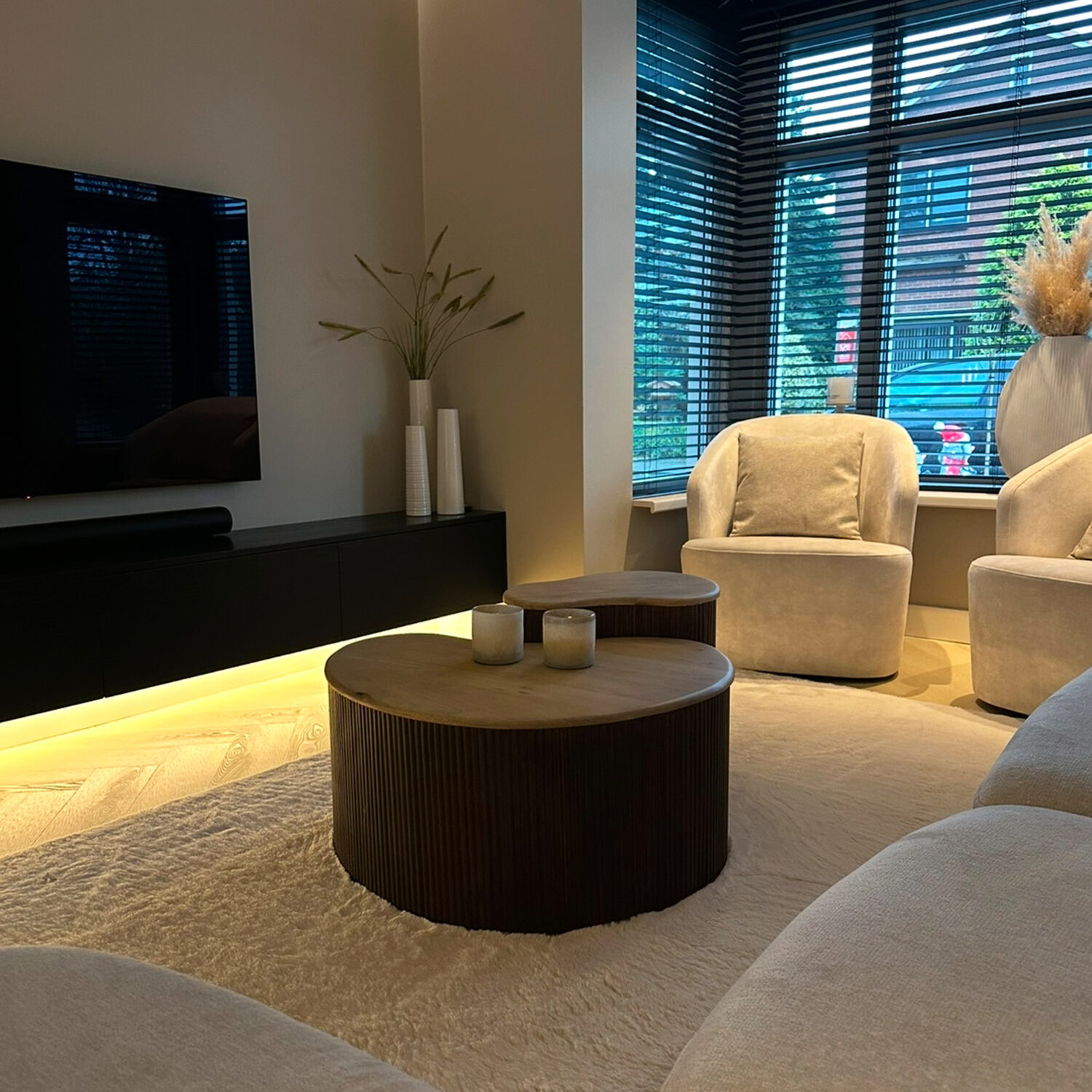 Lewis & Loft Salontafel Lena – Organische vorm – Maat S – FSC®-gecertificeerd mangohout – Bruin
