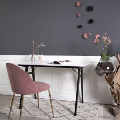 QUVIO Eetkamerstoel Geneva – Roze Fluweel – Messing Look Poten – Set van 2