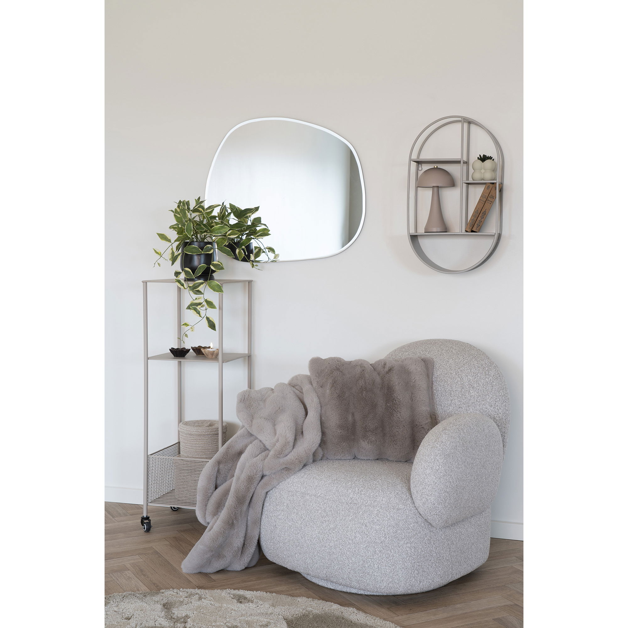 QUVIO Metalen Trolley – Drie planken – Zandkleurig – 35x35x106 cm