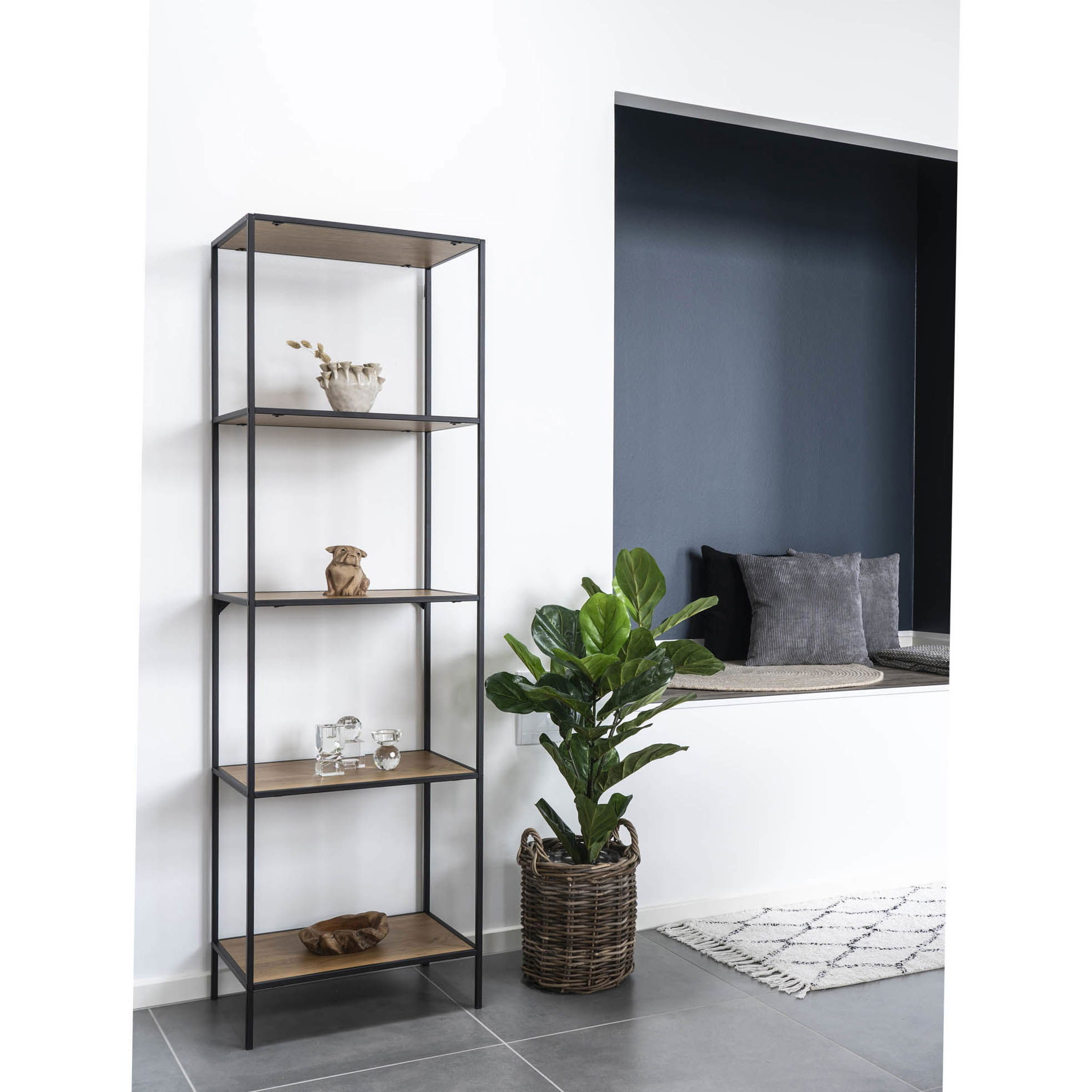 QUVIO Wandkast Gothenburg – Eikenhouten look – Zwart frame – 5 planken – 51x36x170 cm