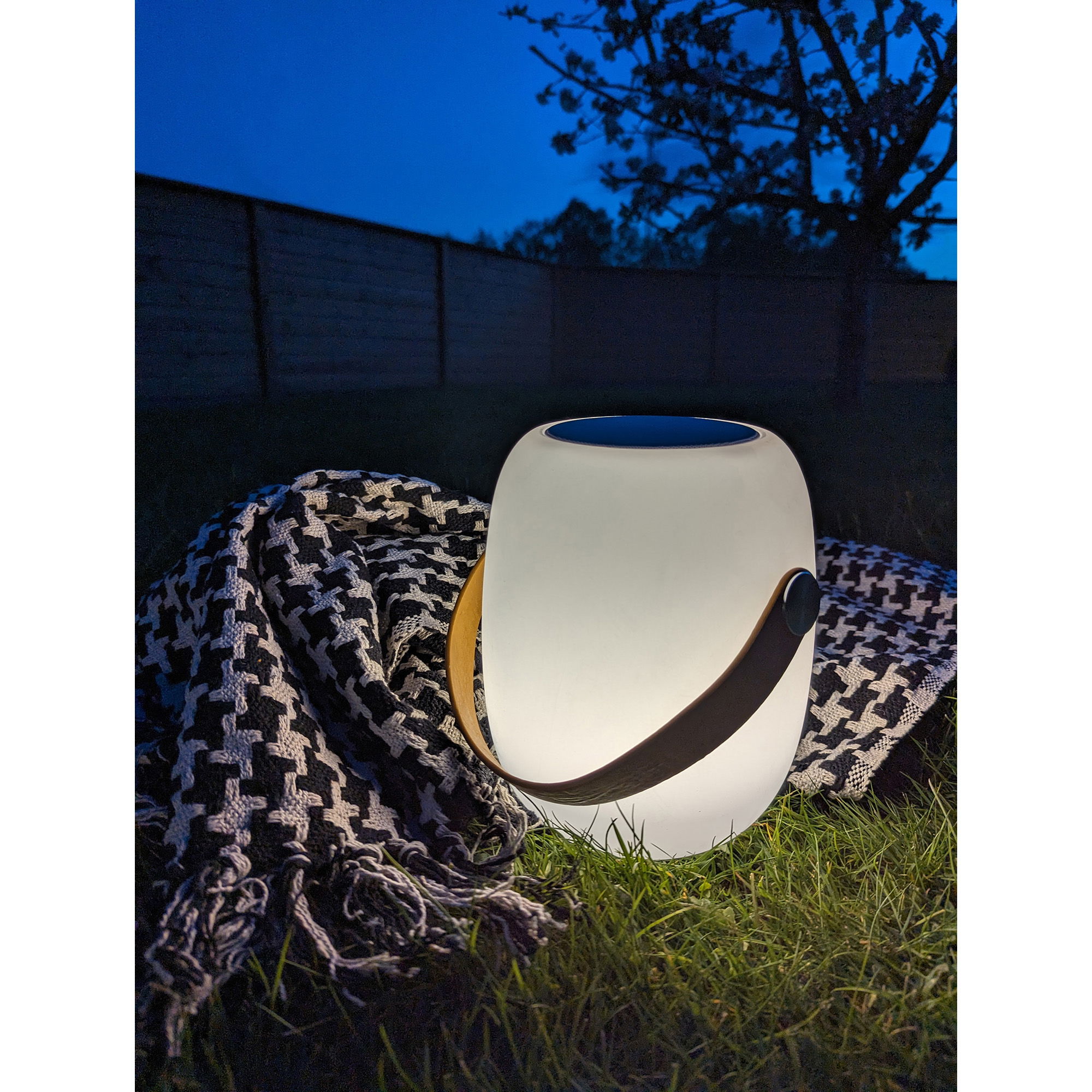 QUVIO LED Lamp met draagriem – Bluetooth speaker – Oplaadbaar – Wit