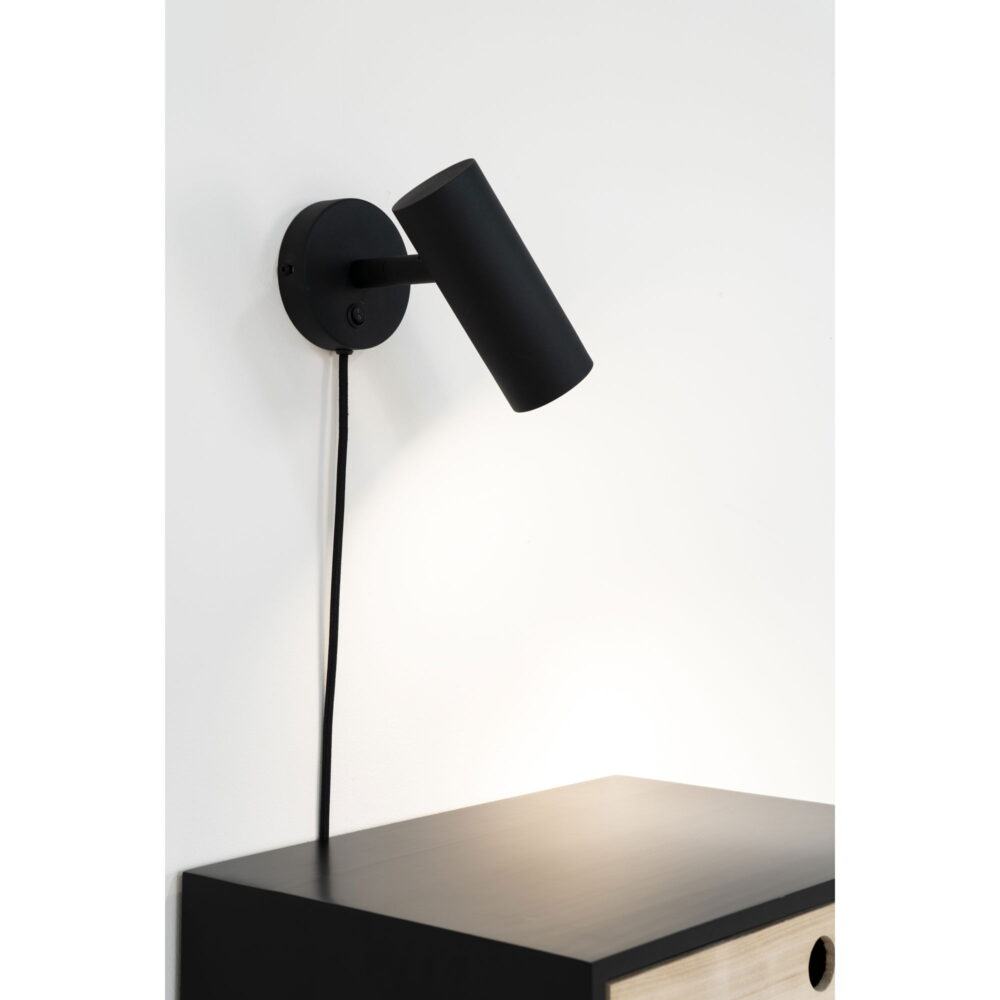 QUVIO Zwarte wandlamp – Staal – 190 cm Snoer – Zwart