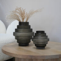 vaasje, grijze vaas, vaas van glas, glazen bloemenvaas, glazen vaas, bloemenvaas, - sfeerafbeelding