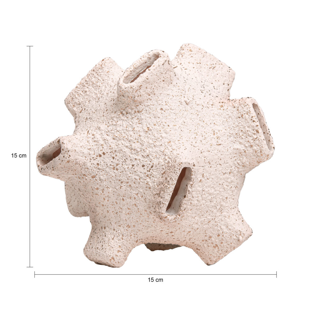 beige ornament, decoratief object, ornament, ornament beige, beige woonaccessoires, ornament van keramiek, decoratie, keramische ornament,