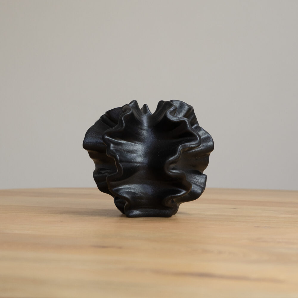 zwarte vaas, Vaas, keramische vaas, coral vorm, decoratiestuk, zwarte keramische vaas, vaas keramiek, coral vaas, vazen, vaasjes,