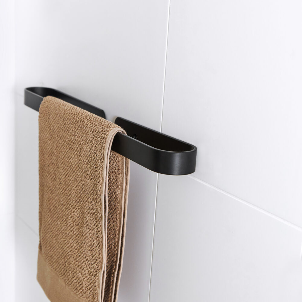 Zwarte handdoekstang badkamer afbeelding 8