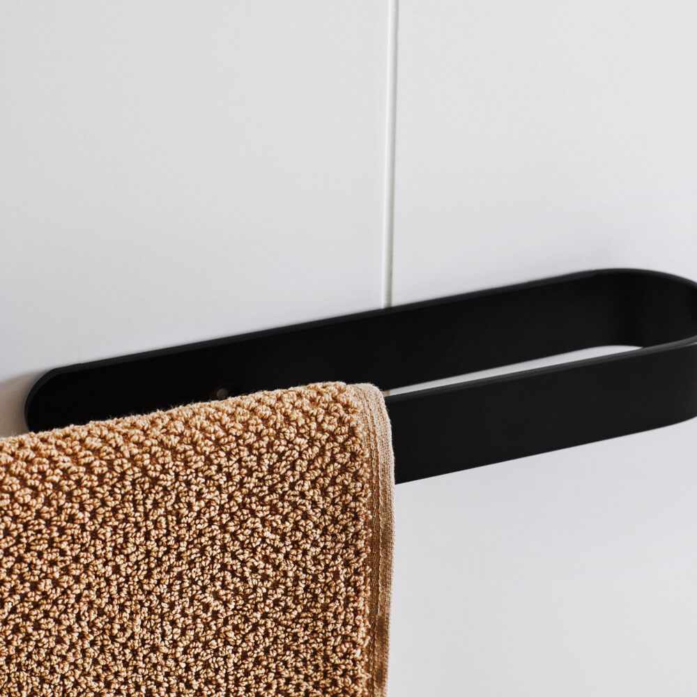 Zwarte handdoekstang badkamer afbeelding 9