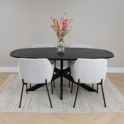 Eettafel, tafel, Zwarte eettafel, eettafel zwart, Eettafel deens ovaal, Deens ovaal eettafel, Houten eettafel, Eettafel hout, Mangohouten eettafel, Eettafel mangohout