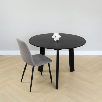 ronde eettafel hout van 105 cm, ronde zwarte eettafel, eettafel rond zwart, zwarte eettafel Lien, ronde eettafel zwart, eettafel, tafel, eettafel rond zwart, zwarte eettafel van hout, mangohout eettafel, sfeer