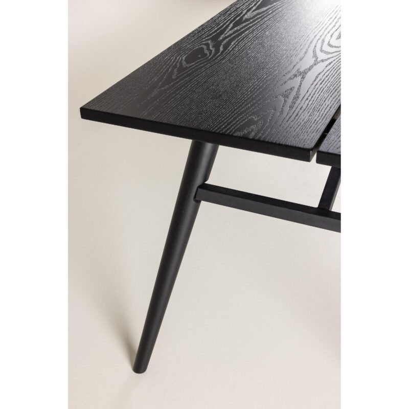 Zwarte rechthoekige eettafel bij HomeLiving.nl