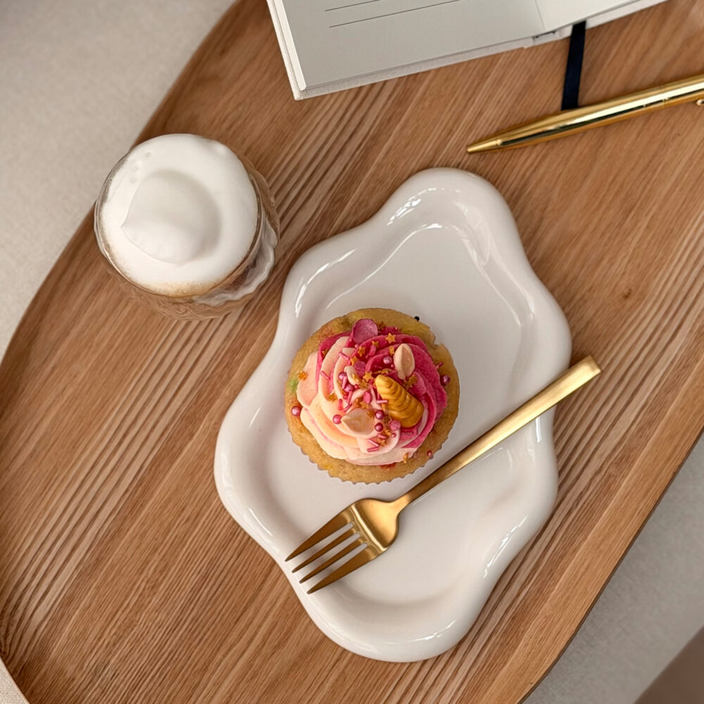 QUVIO Wit dienblad – Organisch – Keramiek – Wit