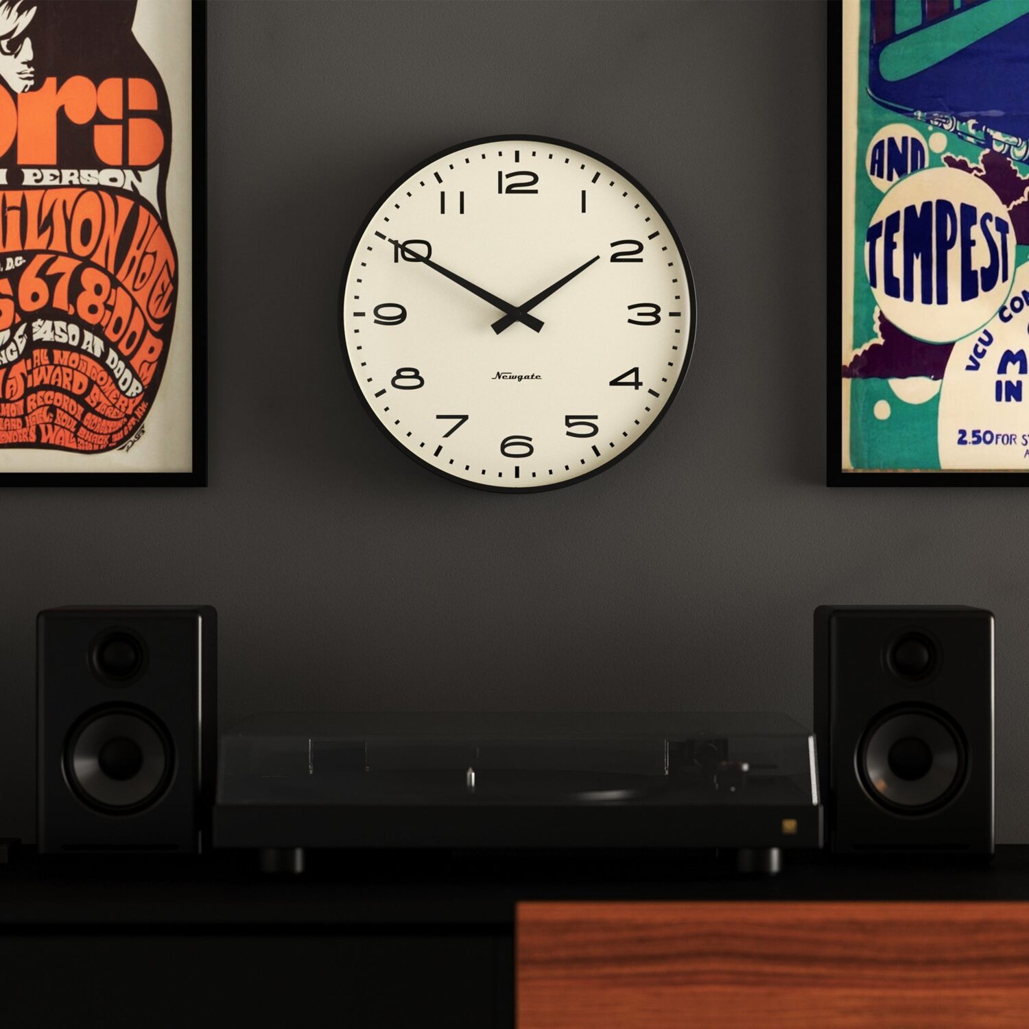 Newgate Radio City Wandklok – Pompoen Oranje – Nummers