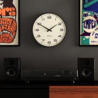 Newgate Radio City Wandklok – Pompoen Oranje – Nummers