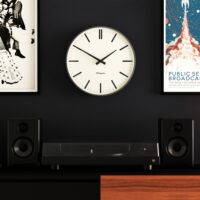 Newgate Radio City Wandklok – Blizzard grijs – Lijnen