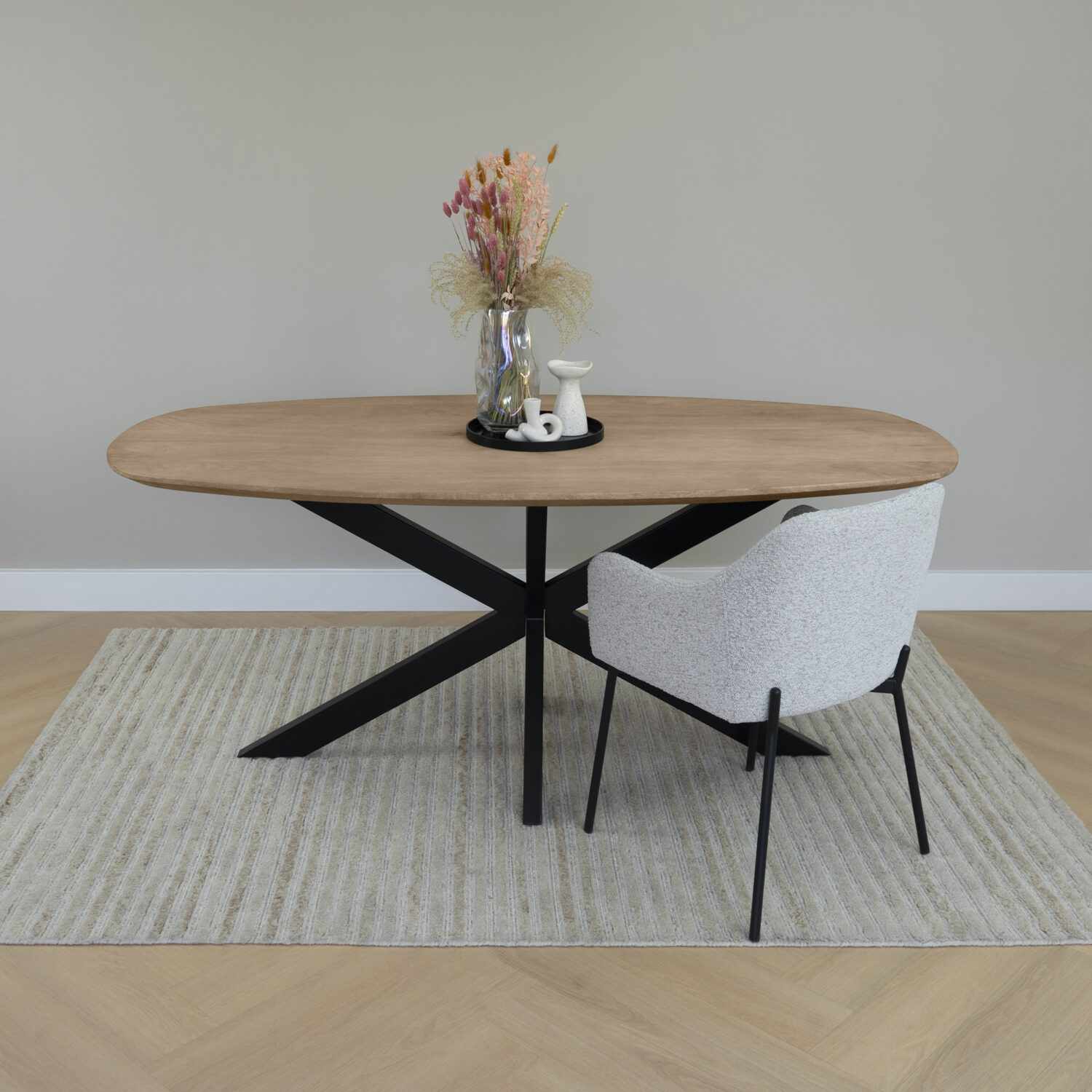 houten QUVIO eettafel Sofia, mangohouten eettafel, Eettafel Sofia, Sofia eettafel, Deens ovale eettafel, eettafel mangohout, eettafel, mangohout eettafel, Deense ovale tafelblad, eettafel van hout,