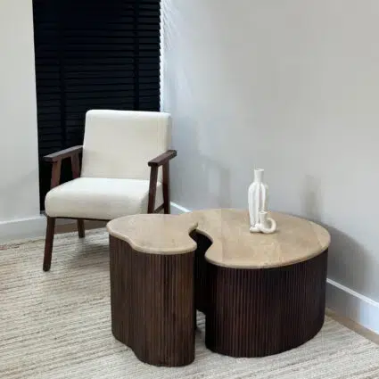 QUVIO Moderne Fauteuil – Zwart staal – Wit linnen – Comfort en stijl