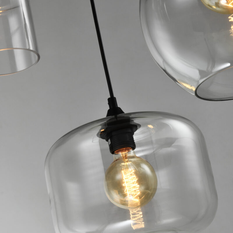 Glazen hanglampen op homeliving