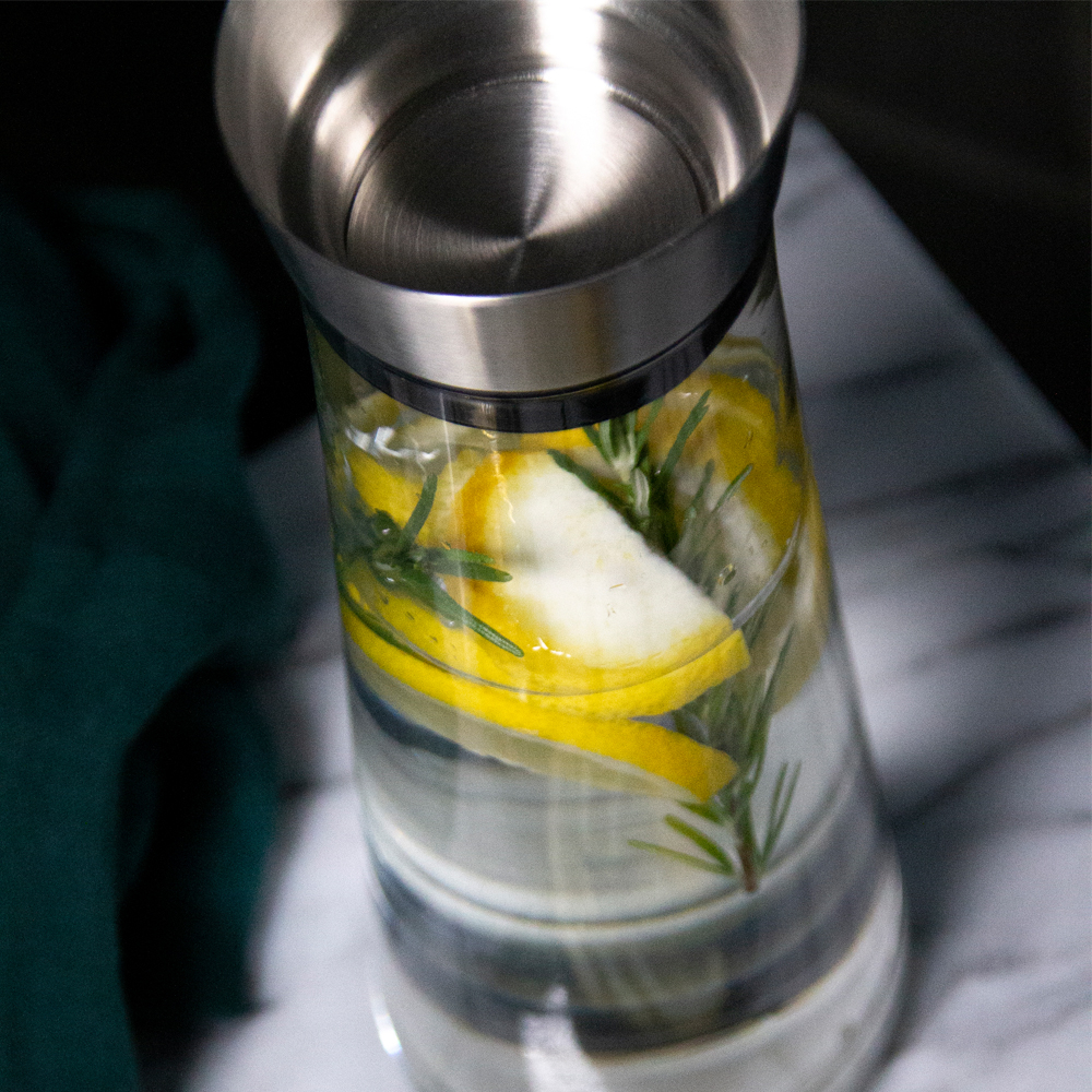 Glazen karaf bij homeliving