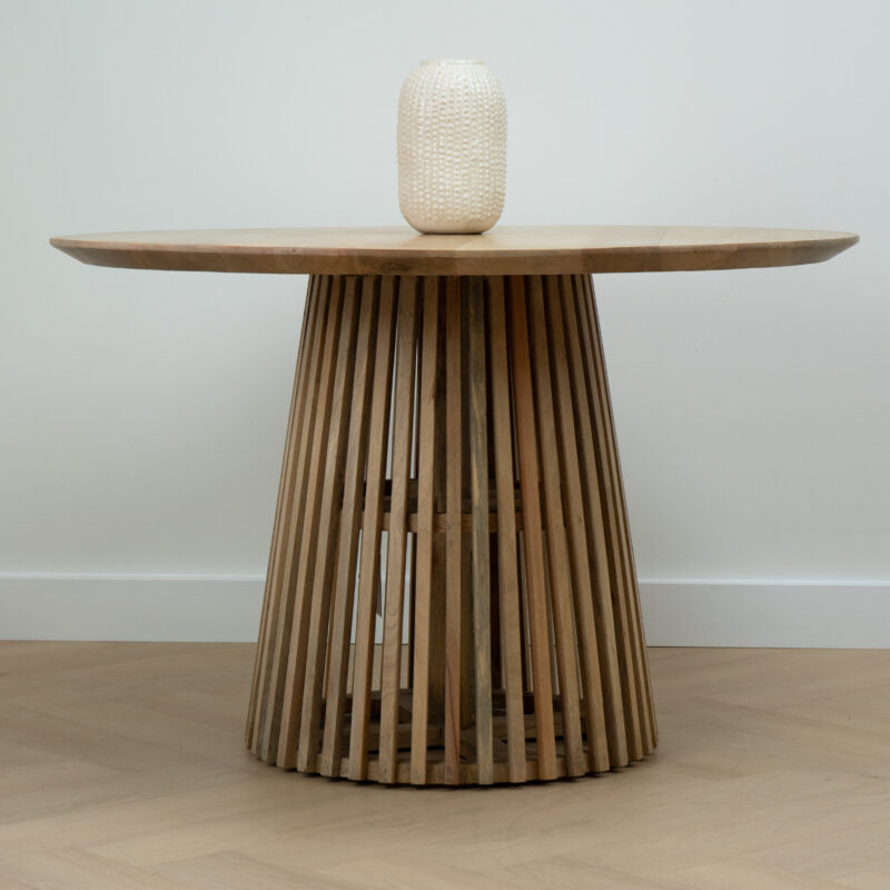 Houten ronde eettafel op homeliving