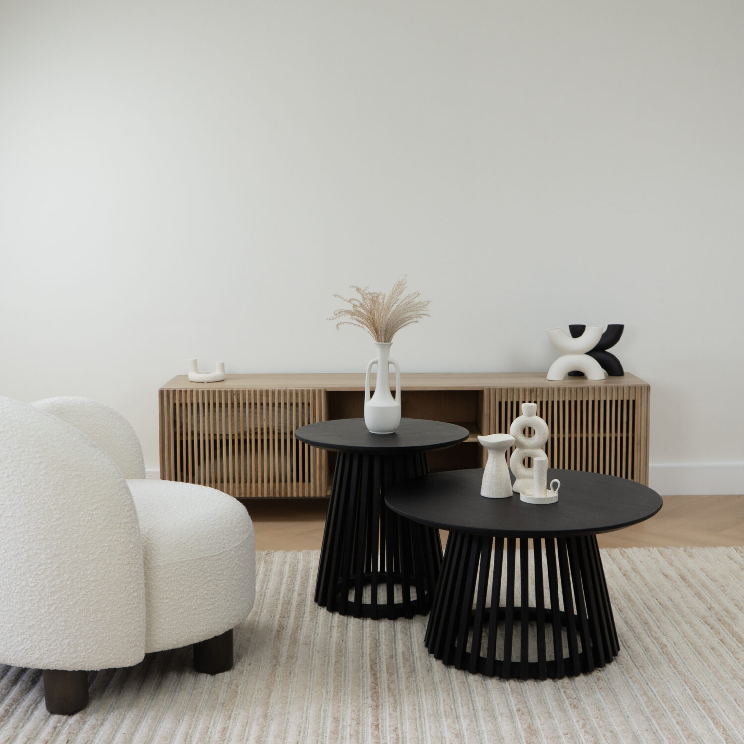 zwarte ronde salontafels op homeliving