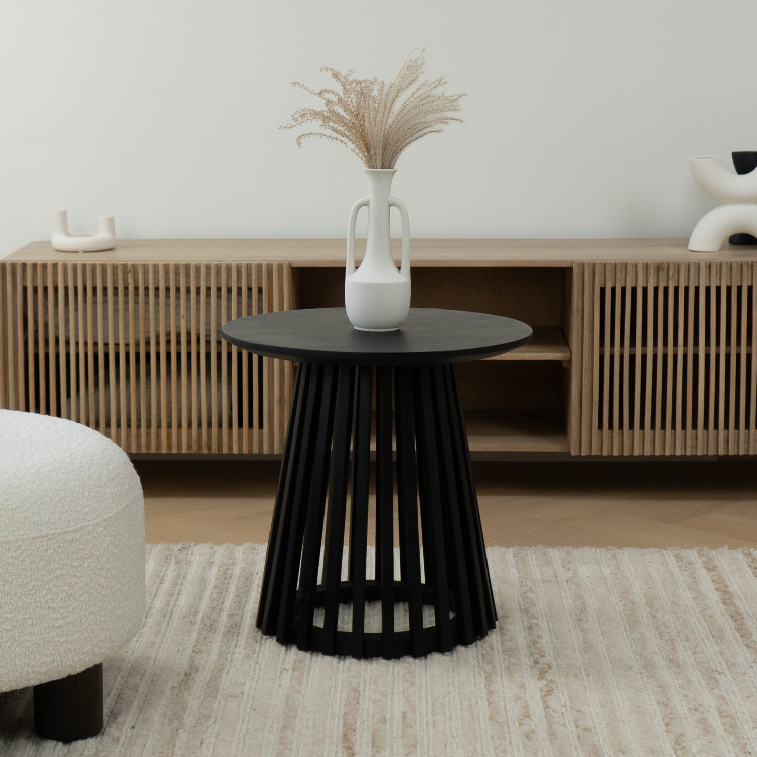 zwarte ronde bijzettafel op homeliving