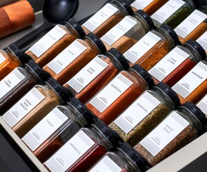 Kruidenpotjes -Zwart-Glas-Vierkant Homeliving.nl