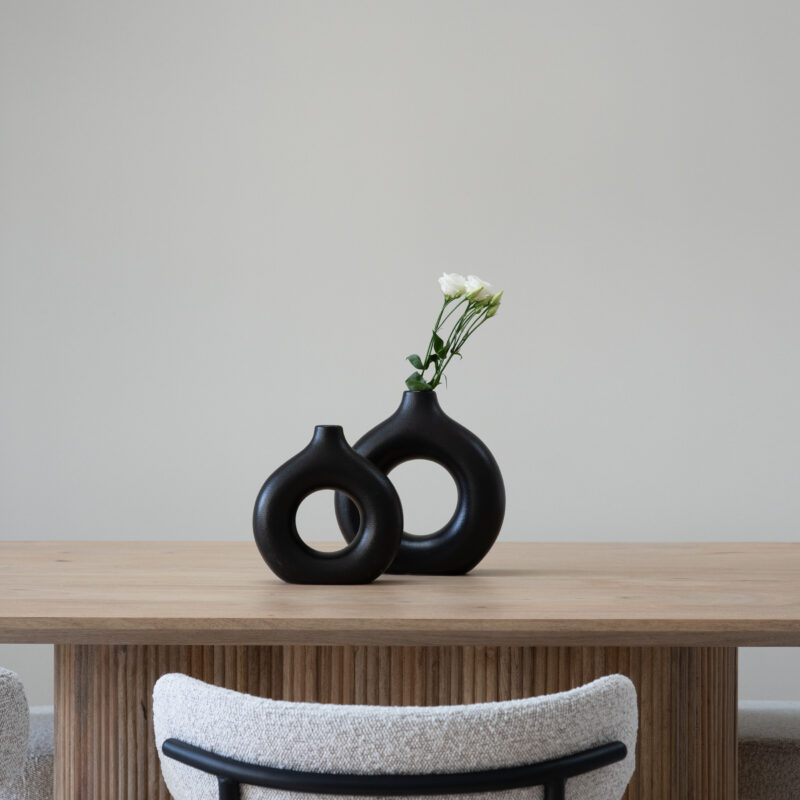 Zwarte donut vaas bij homeliving