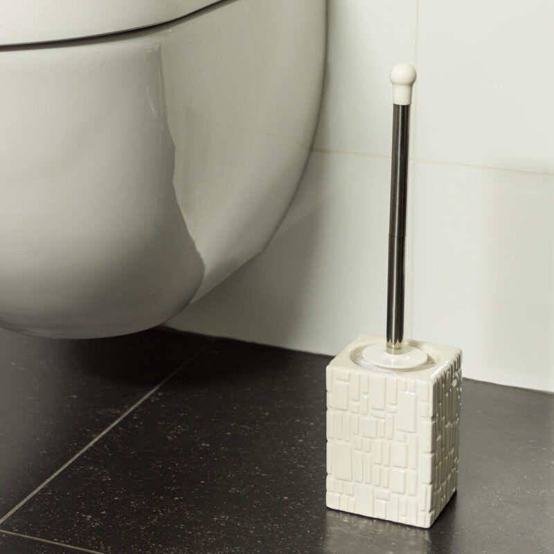 Vierkante keramiek toiletborstelhouder bij homeliving